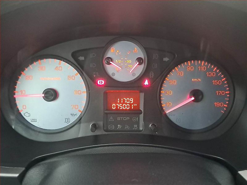 Citroën Berlingo (2016) Feel 1.6 BlueHDi, 5Míst, ČR - fotka 11 z 15
