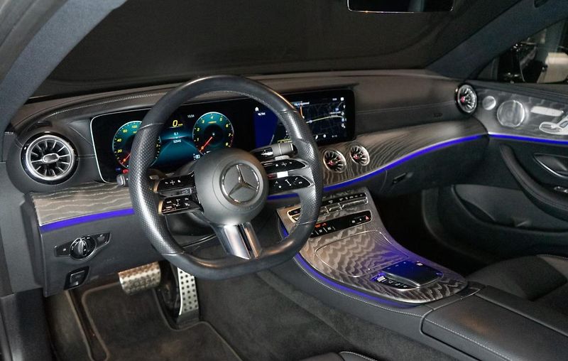 Mercedes-Benz Třídy E 450 4MATIC AMG Coupé - fotka 12 z 17