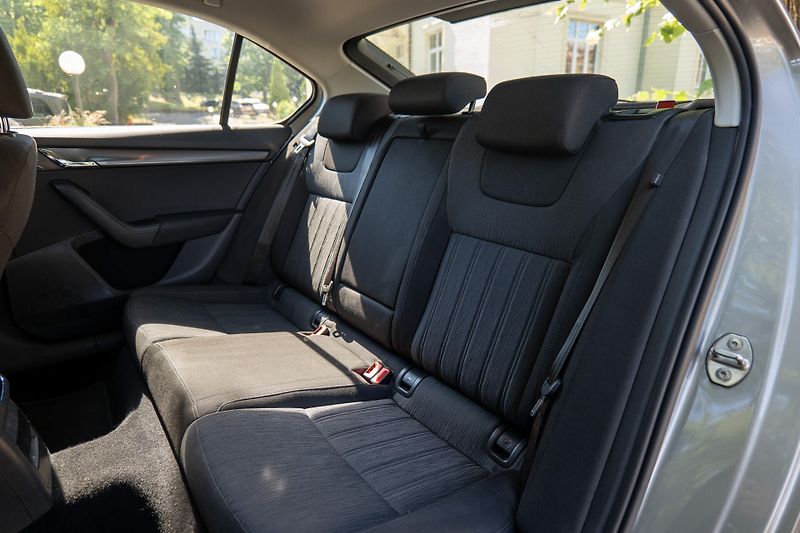 Škoda Octavia 1.4 TSI 110 kW Tažné CarPlay - fotka 11 z 28