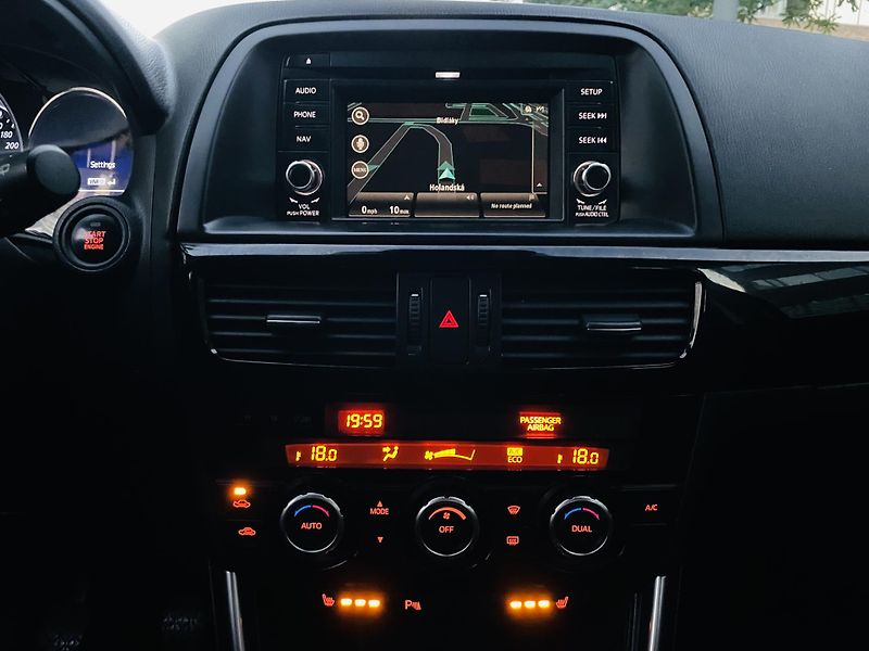 Mazda CX-5 2.0i MAN 4x4 1MAJITEL SERVISKA - fotka 32 z 38