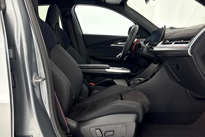 BMW X2 M35i xDrive - fotka 14 z 24