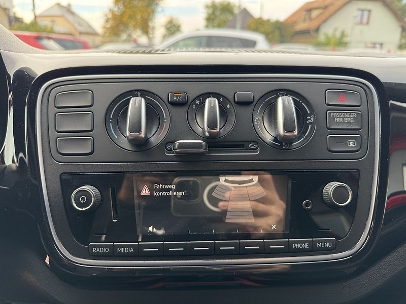 Škoda Citigo (2017) 1.0MPi Monte Carlo Bluetooth - fotka 15 z 48