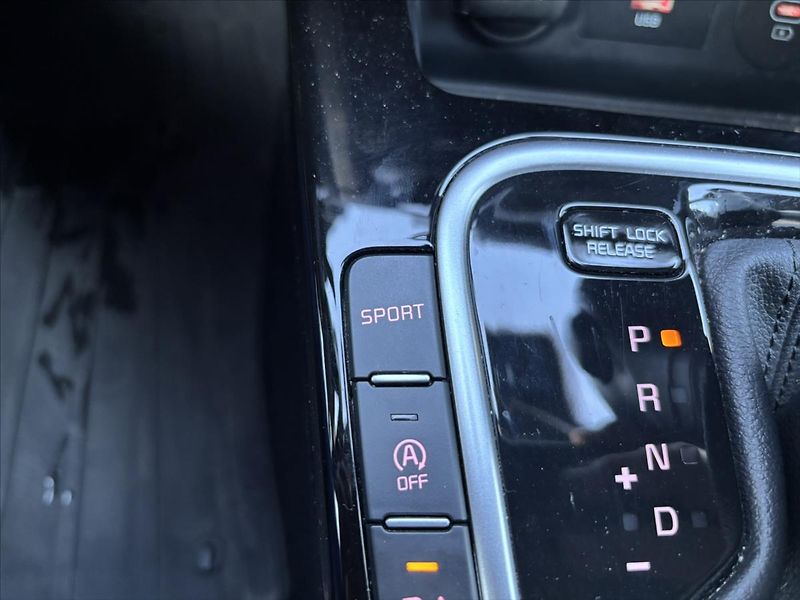 Kia Ceed 1,5 TGDi AT TOP ZÁRUKA TAŽNÉ - fotka 33 z 51
