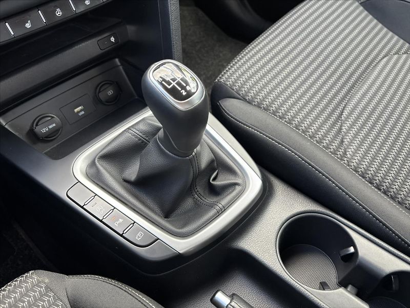 Kia Ceed 1,5 TGDi TOP ZÁRUKA KAMERA - fotka 29 z 40