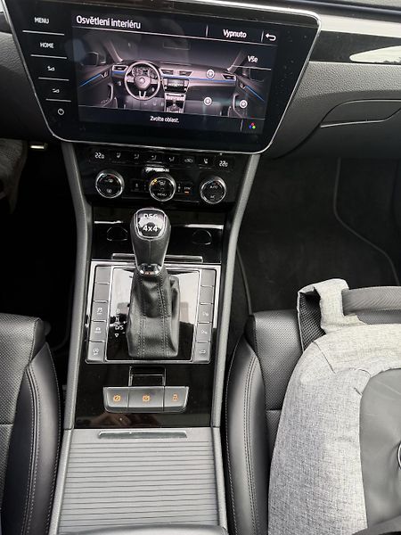 Škoda Superb (2017) - fotka 34 z 34