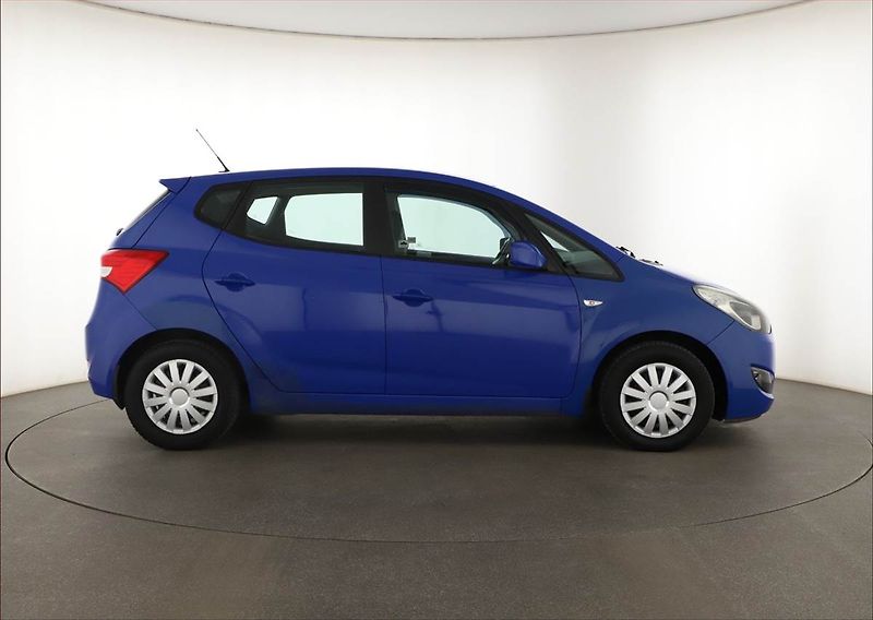 Hyundai ix20 (2013) 1.4 CRDi, po STK, oblíbený vůz - fotka 6 z 12