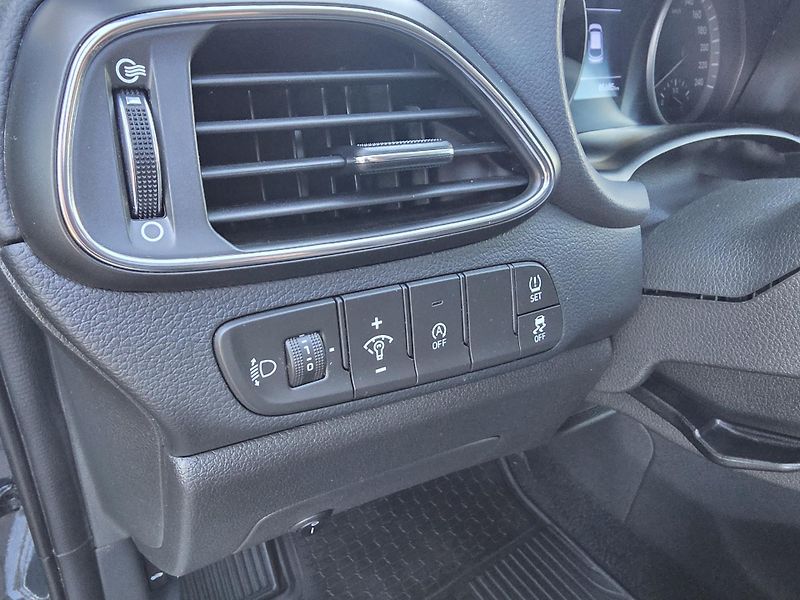 Hyundai i30 (2022) 1.5i COMFORT TAŽNÉ KAMERA - fotka 15 z 21