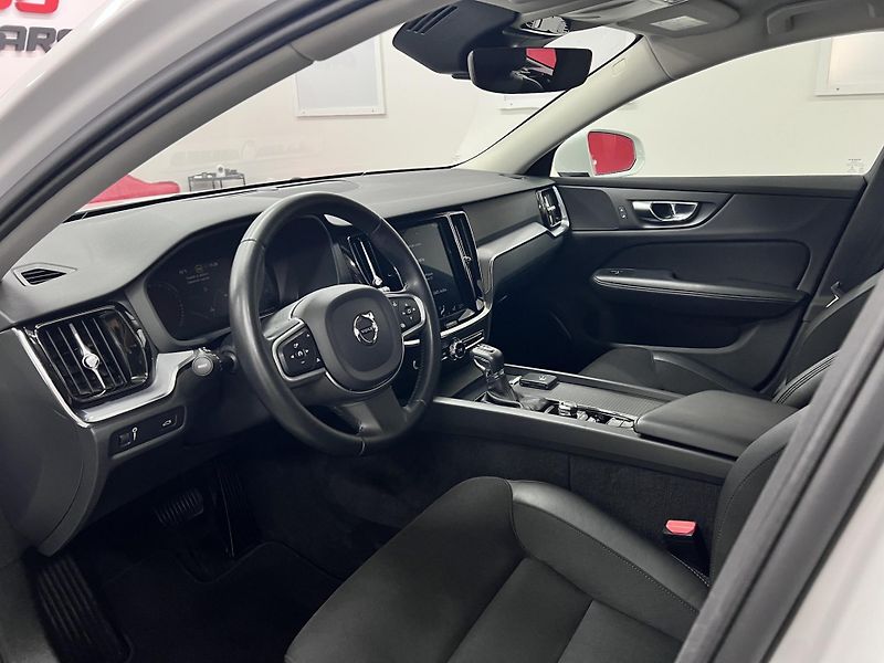 Volvo V60 2.0 T4 140 kW, Automat, 2020 - fotka 17 z 38