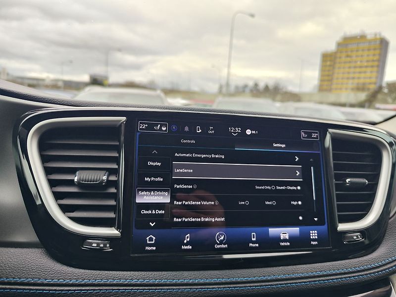 Chrysler Pacifica 3.6 VVT/214kW V6 Touring L - fotka 24 z 36