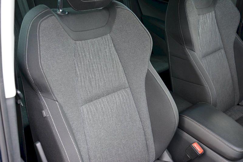 Škoda Karoq (2019) 1.5 TSI 110 kW Style EXTRA - fotka 15 z 26