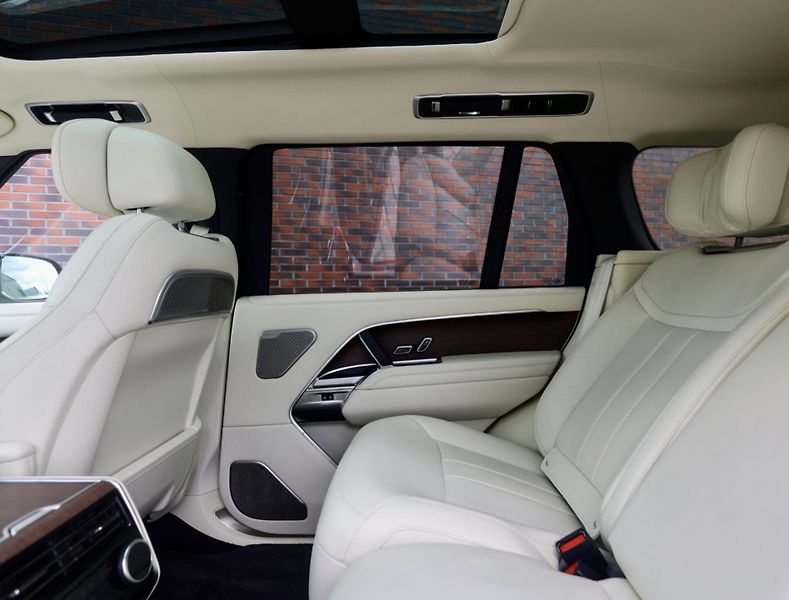Land Rover Range Rover (2024) P460e Autobiography LWB - fotka 41 z 50