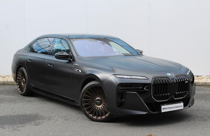 BMW i7 M70 xDrive | ČR | Vossen kola - fotka 7 z 30