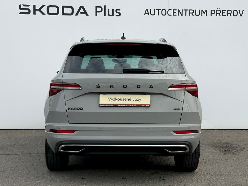 Škoda Karoq (2023) 2.0 TSI 140kW DSG SportLine - fotka 32 z 35