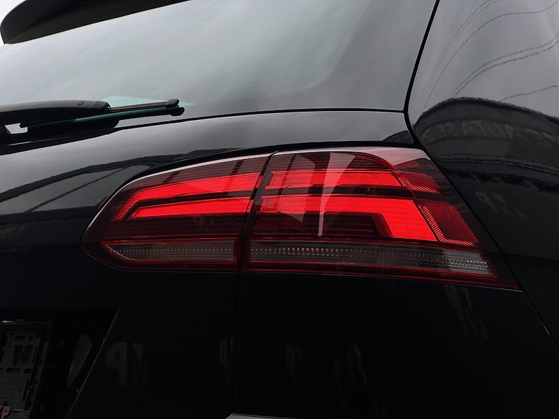 Volkswagen Golf (2017) 2.0TDi MAN Highline+, DPH, RZV - fotka 44 z 49