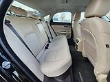 Jaguar XF (2019) 2.0 25D 177kW 2019,VÝHŘEV,KŮŽE - náhled 43
