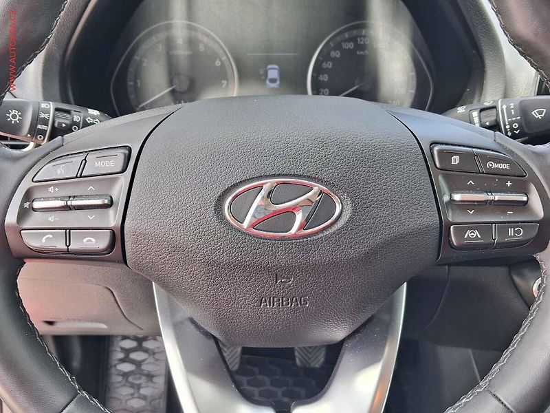 Hyundai i30 (2020) 1.5 T-GDi, 1.maj,ČR, AC, TZ - fotka 19 z 24