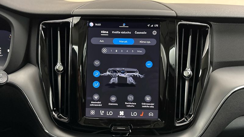 Volvo XC60 2.0 B4 AUT AWD Core - fotka 28 z 28