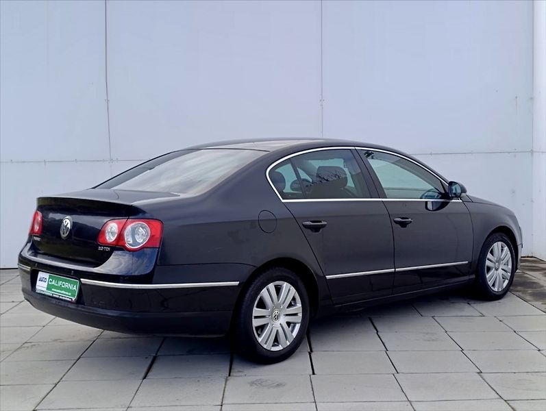 Volkswagen Passat 2,0 TDi Bi-xenon,Kůže,Tempomat - fotka 6 z 30