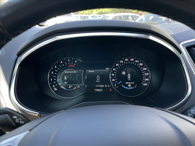 Ford S-MAX 2,0 EcoBlue AWD A8 Titanium TZ - fotka 9 z 24