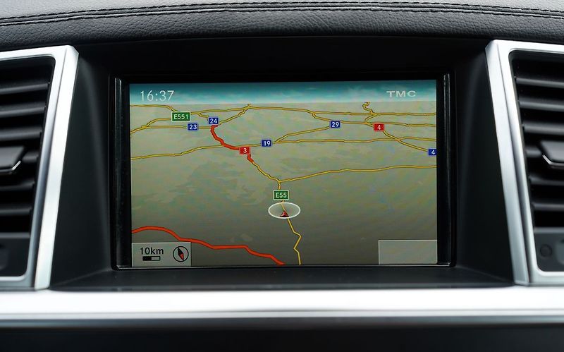 Mercedes-Benz GL 500 V8 AMG/4Matic/NOVÝ MOTOR - fotka 40 z 44