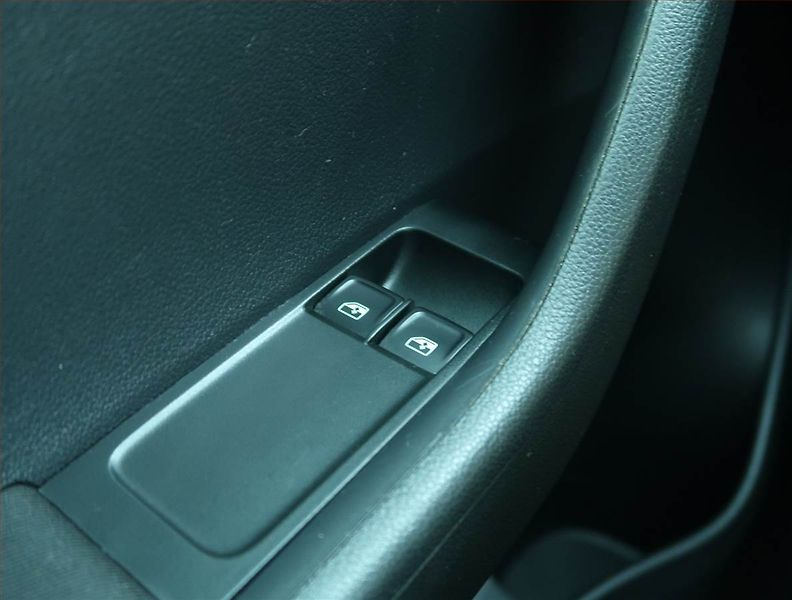 Škoda Fabia (2016) 1.2 TSI, Serv.kniha - fotka 15 z 15