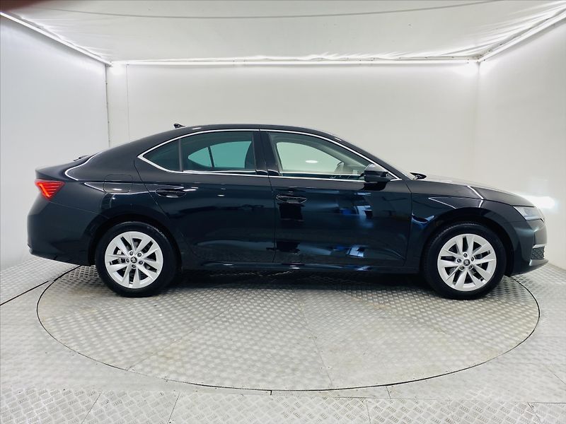 Škoda Octavia 1,5 - fotka 25 z 27