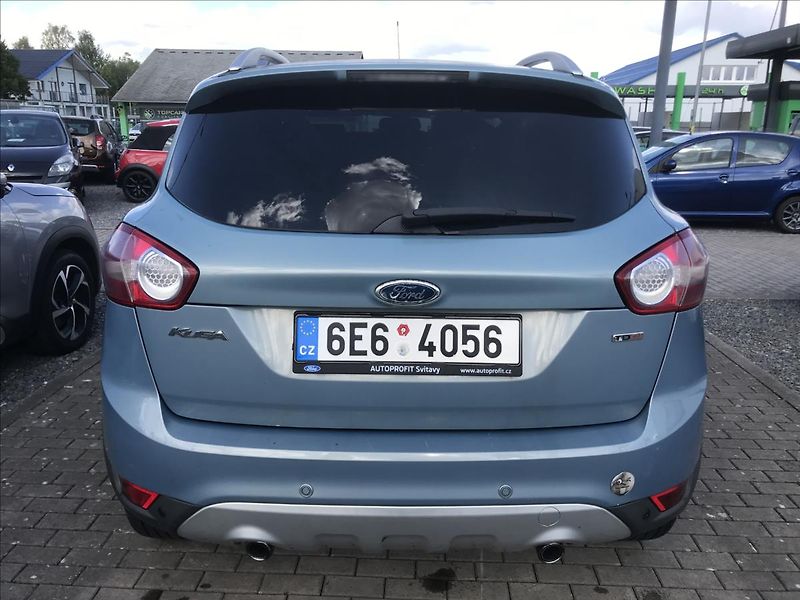 Ford Kuga 2,0   Titanium 4X4 - fotka 5 z 11
