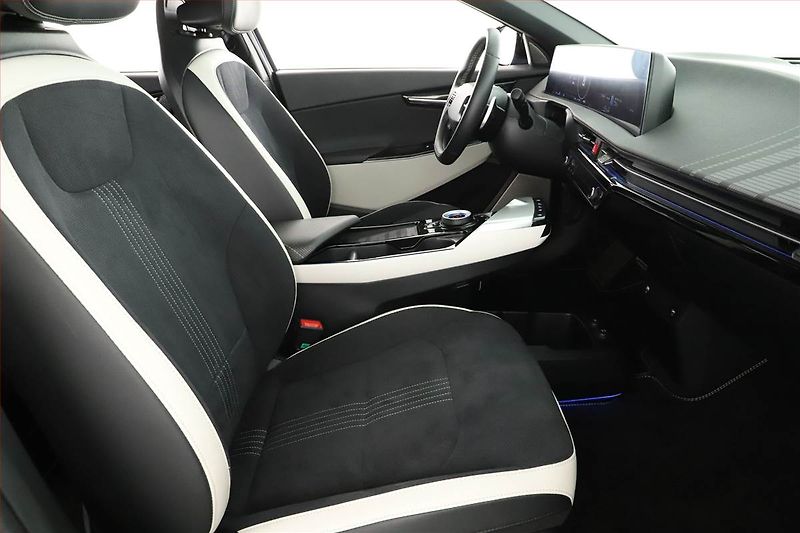 Kia EV6 (2023) AWD 77.4 kWh, SoH 100% - fotka 7 z 27