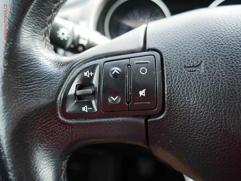 Kia Sportage (2015) 1.6GDi, 2.maj,ČR, Navi - fotka 14 z 20
