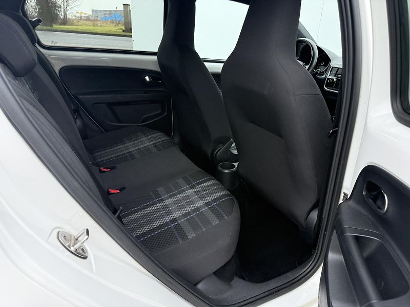 Volkswagen up! (2017) 1.0 MPI ser.knížka alu kola - fotka 13 z 25