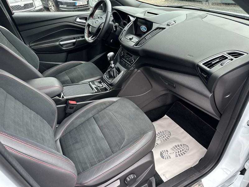 Ford Kuga (2019) 1,5EcoBoost 110KW  ST-Line - fotka 18 z 25