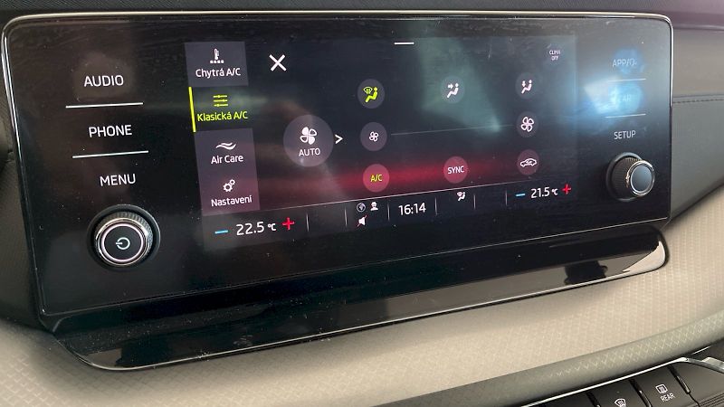Škoda Octavia (2023) Ambition 1.5TSI 110kW  e-TEC D - fotka 31 z 32