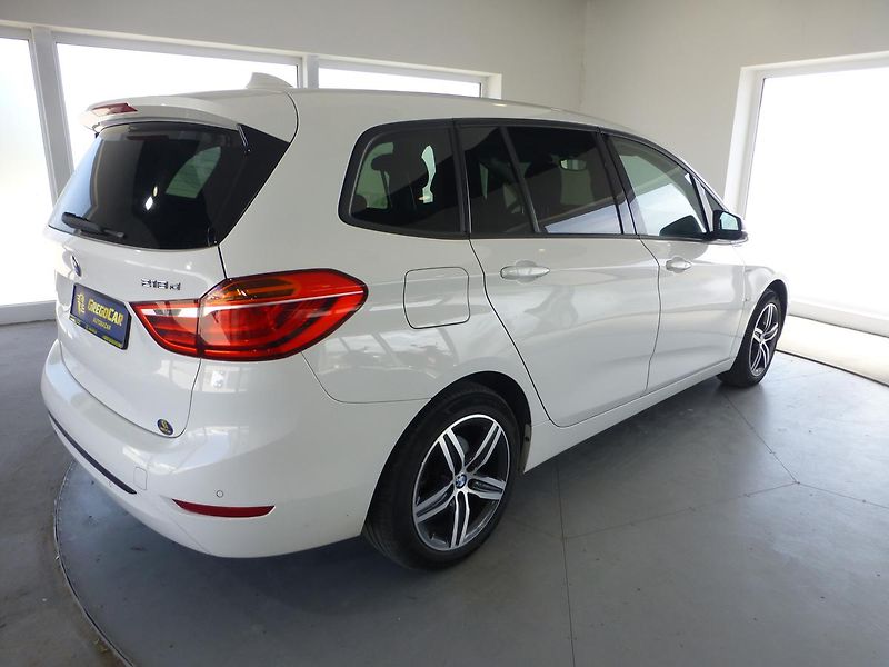 BMW Řada 2 (2016) 2,0D*NAVI*ALU*VYHŘ.SED*M.PAKET - fotka 5 z 31