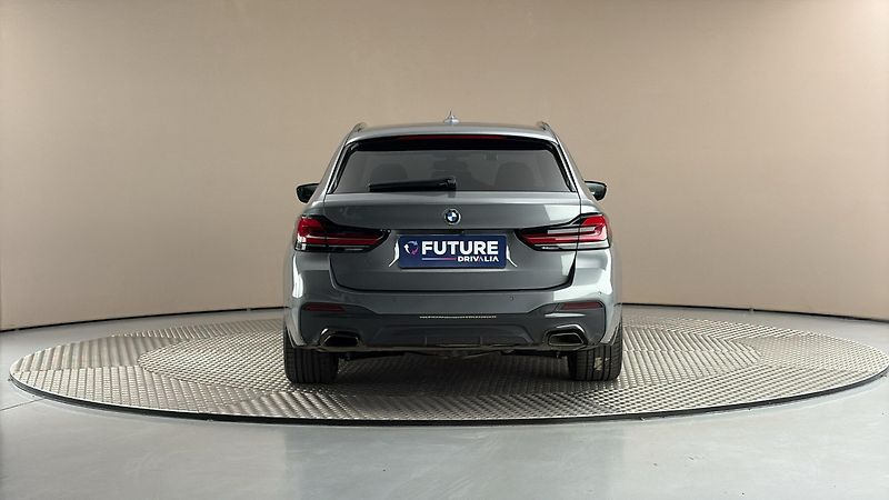 BMW Řada 5 540i AUT xDrive M-paket Tourin - fotka 5 z 34