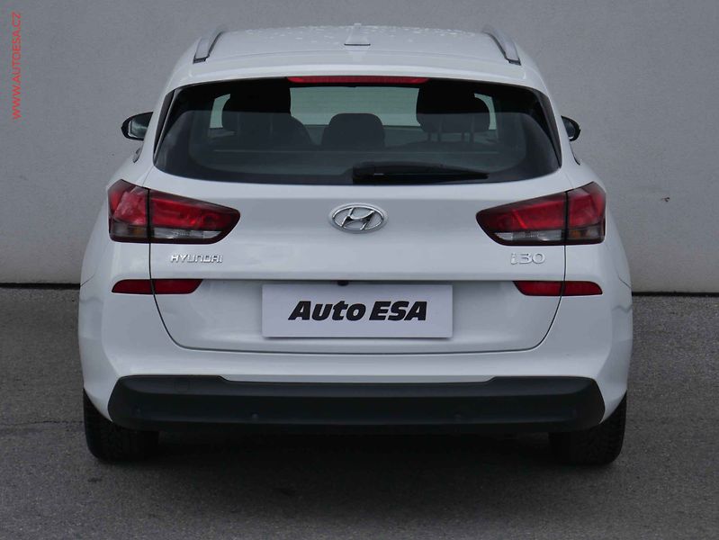 Hyundai i30 (2019) 1.4 T-GDi, ČR, AC, temp. - fotka 5 z 21