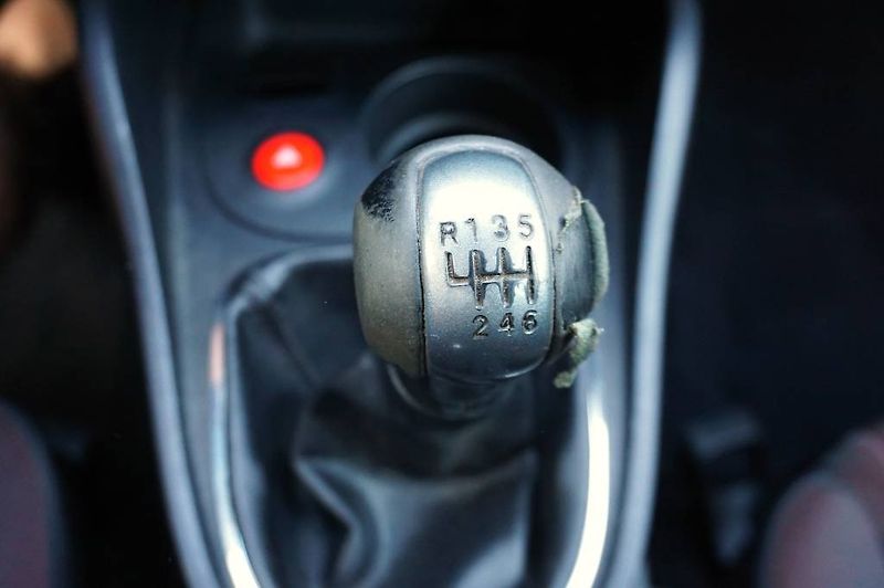 Seat Leon (2006) 2,0 TDI 103 kW - fotka 22 z 28
