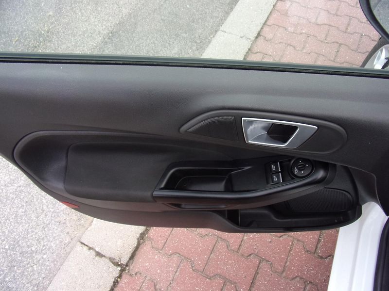 Ford Fiesta (2015) 1,5 - ZADÁNO - fotka 21 z 28