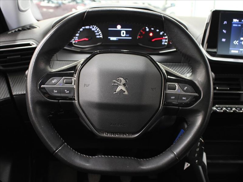 Peugeot 2008 1,2 PureTech 74kW Tažné 46km! - fotka 9 z 21