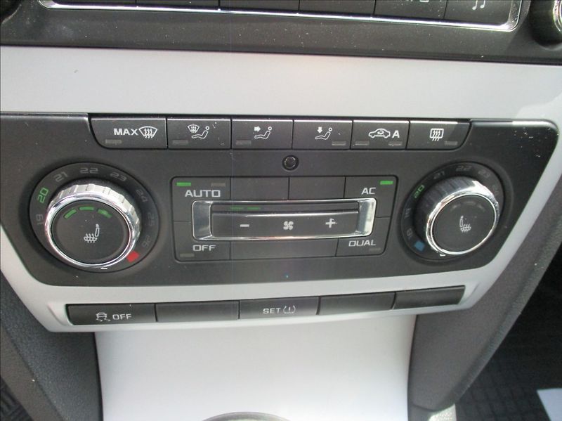 Škoda Octavia 1,2 TSI, klima,tažné,serviska, - fotka 14 z 24