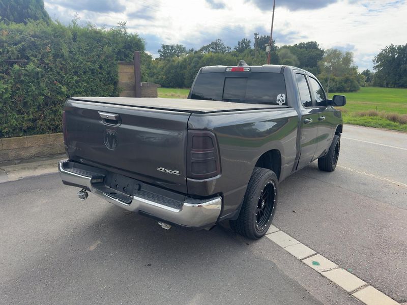 Dodge RAM 1500 (2020) 3,6 Bighorn Lonestar Quad 4x4  - fotka 3 z 19