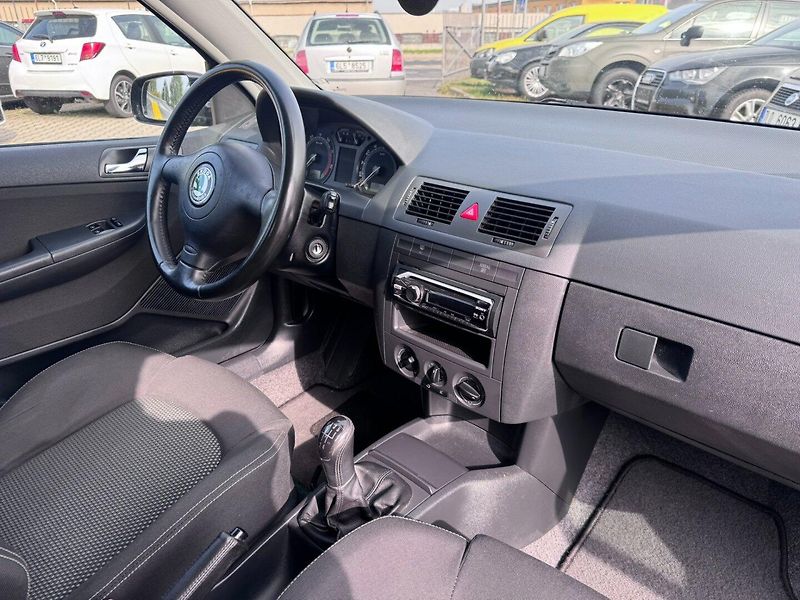 Škoda Fabia (2005) 1,4i 55 KW 1. MAJITEL STK KOLA - fotka 38 z 50