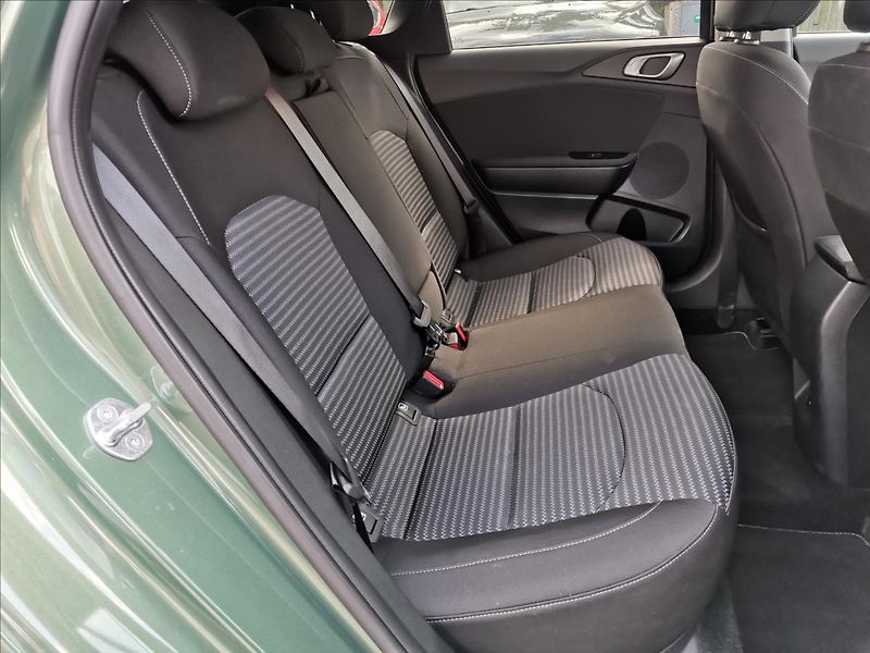 Kia Ceed 1,5 T-GDI 118kW Top DCT - fotka 10 z 19