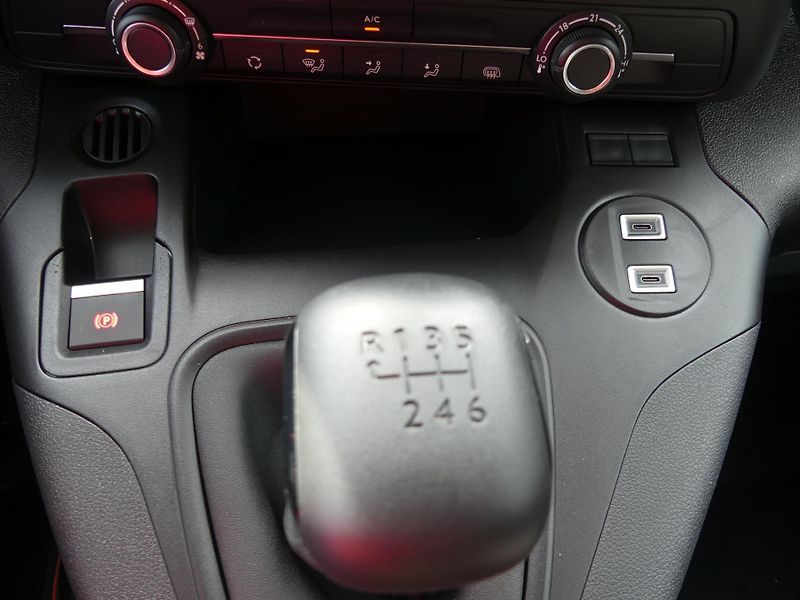 Citroën Berlingo (2026)  VAN L1 650 BlueHDi 100 MAN6 - fotka 13 z 19