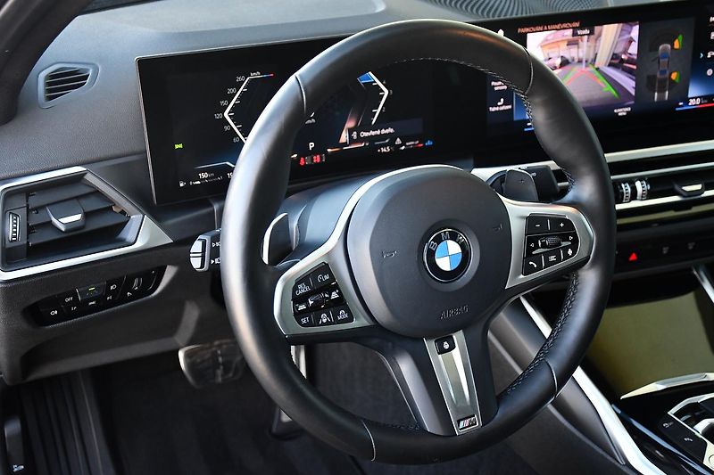 BMW Řada 3 320d xDrive M-SPORT  - fotka 11 z 43