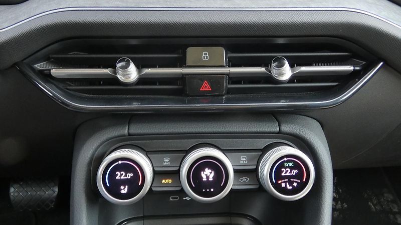 Škoda Kodiaq 2,0 TDi Selection 142 kW 4x4 D - fotka 17 z 28