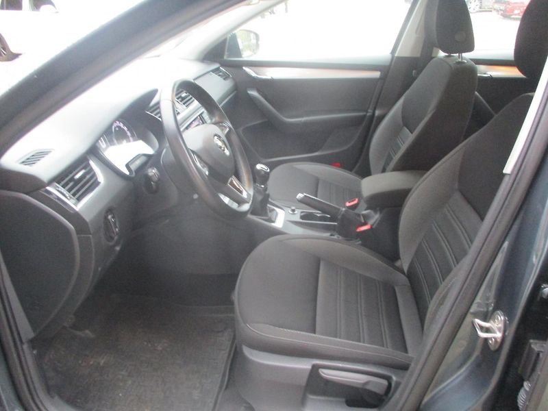 Škoda Octavia 1.6 TDi  - fotka 11 z 31
