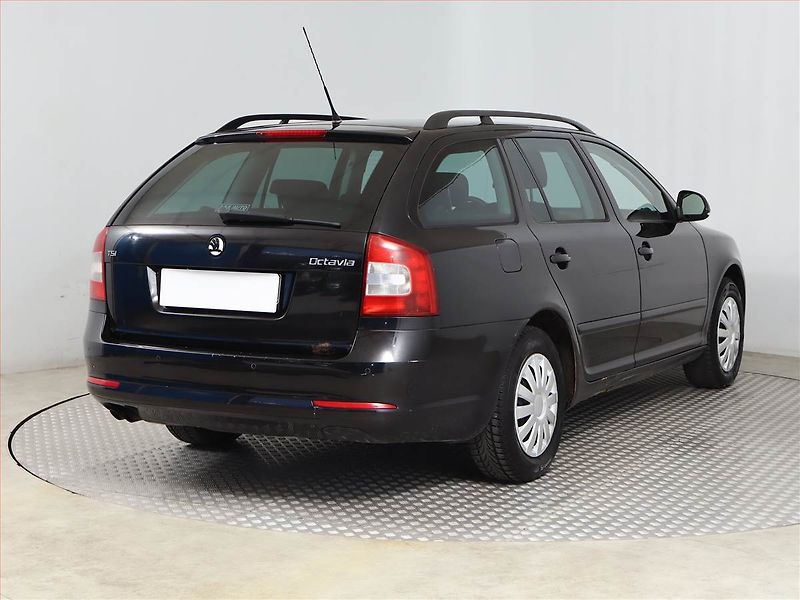 Škoda Octavia (2009) Elegance 1.4 TSI, po STK - fotka 5 z 12