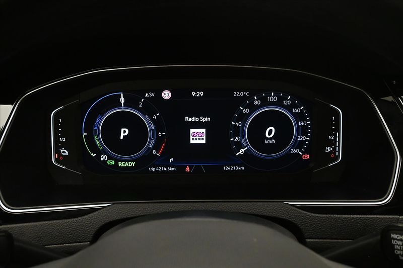 Volkswagen Passat 1,4 GTE 160 kW DSG Business Zá - fotka 16 z 32