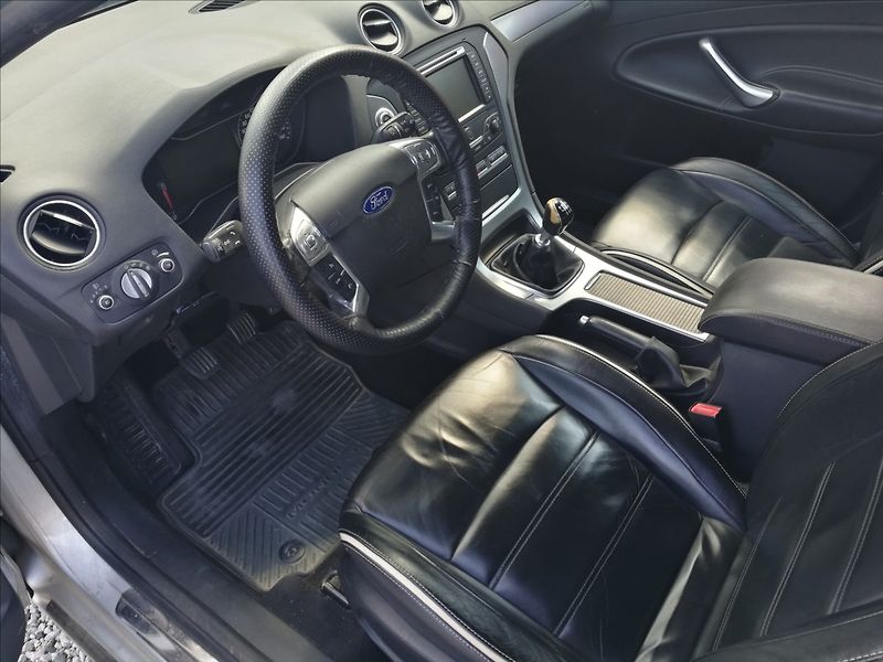 Ford Mondeo 2,0 TDCi - fotka 12 z 22