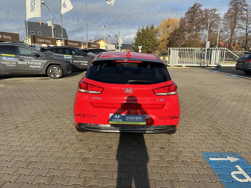 Hyundai i30 HB 1.5DPI 81kW REZERVACE - fotka 6 z 30
